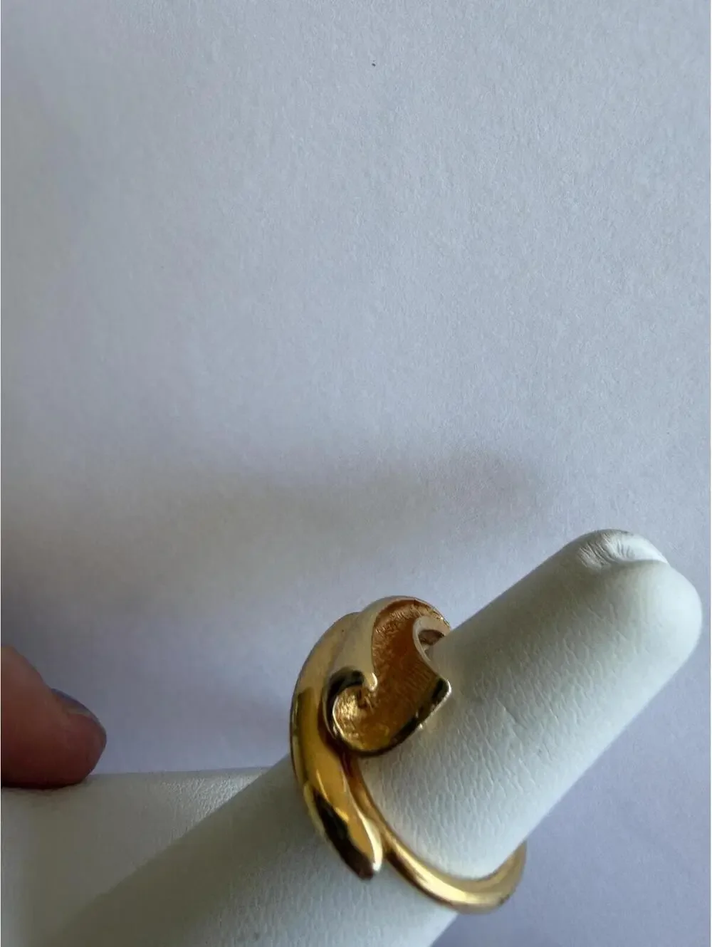 Vintage Gold Tone Abstract Design Ring Size 5